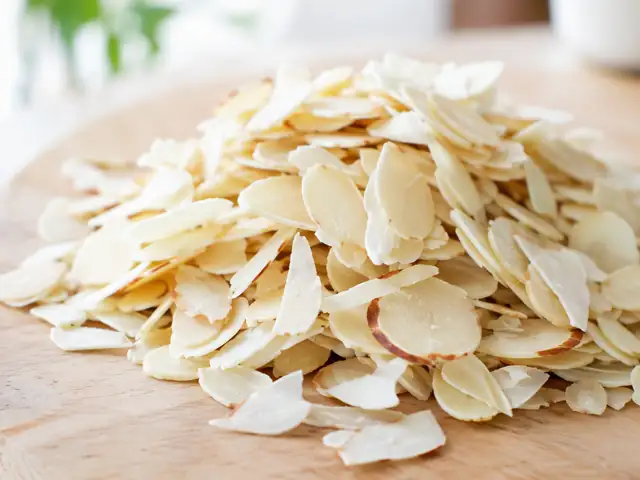 Amandes bio effilées en fines lamelles